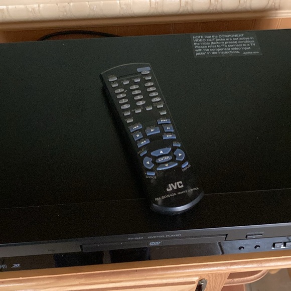 JVC XV-S40 Compu Link dvd/cd player with remote - Picture 2 of 10